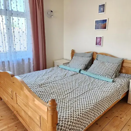 Jannseni House פארנו