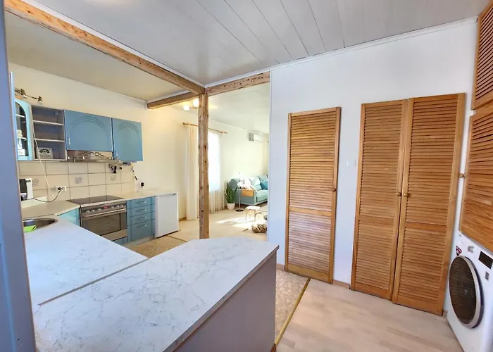 펜션 Jannseni House 페르누